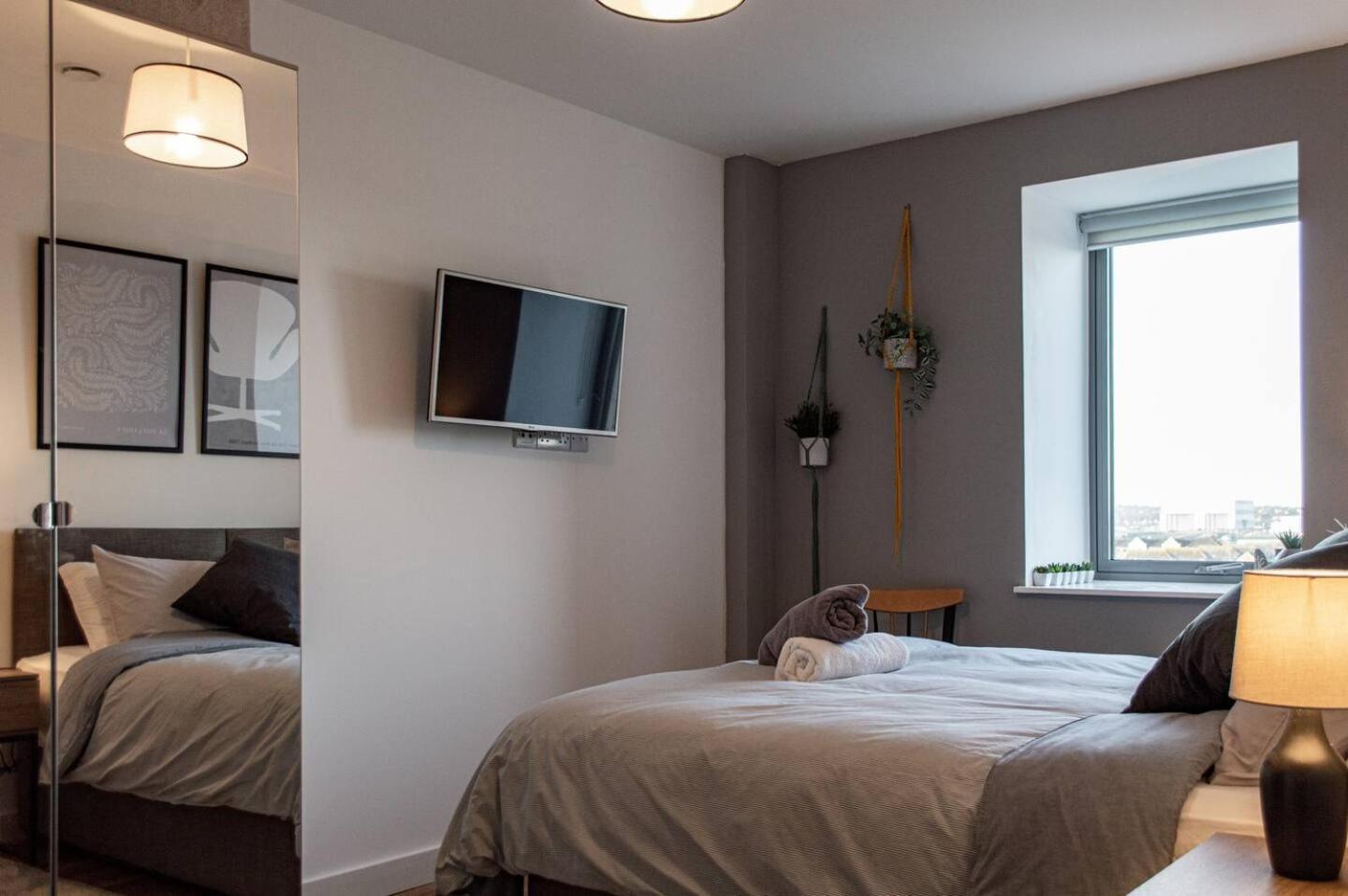 Stunning Mersey View Flat W Parking In Apartment Liverpool