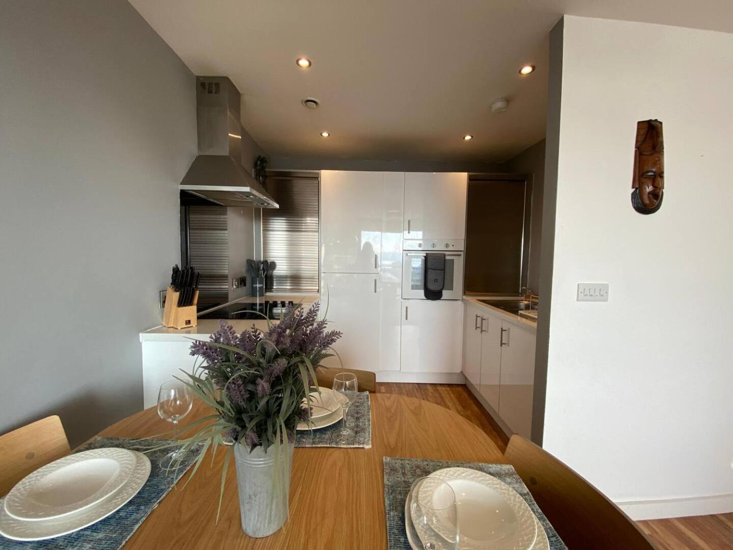 Stunning Mersey View Flat W Parking In * Liverpool