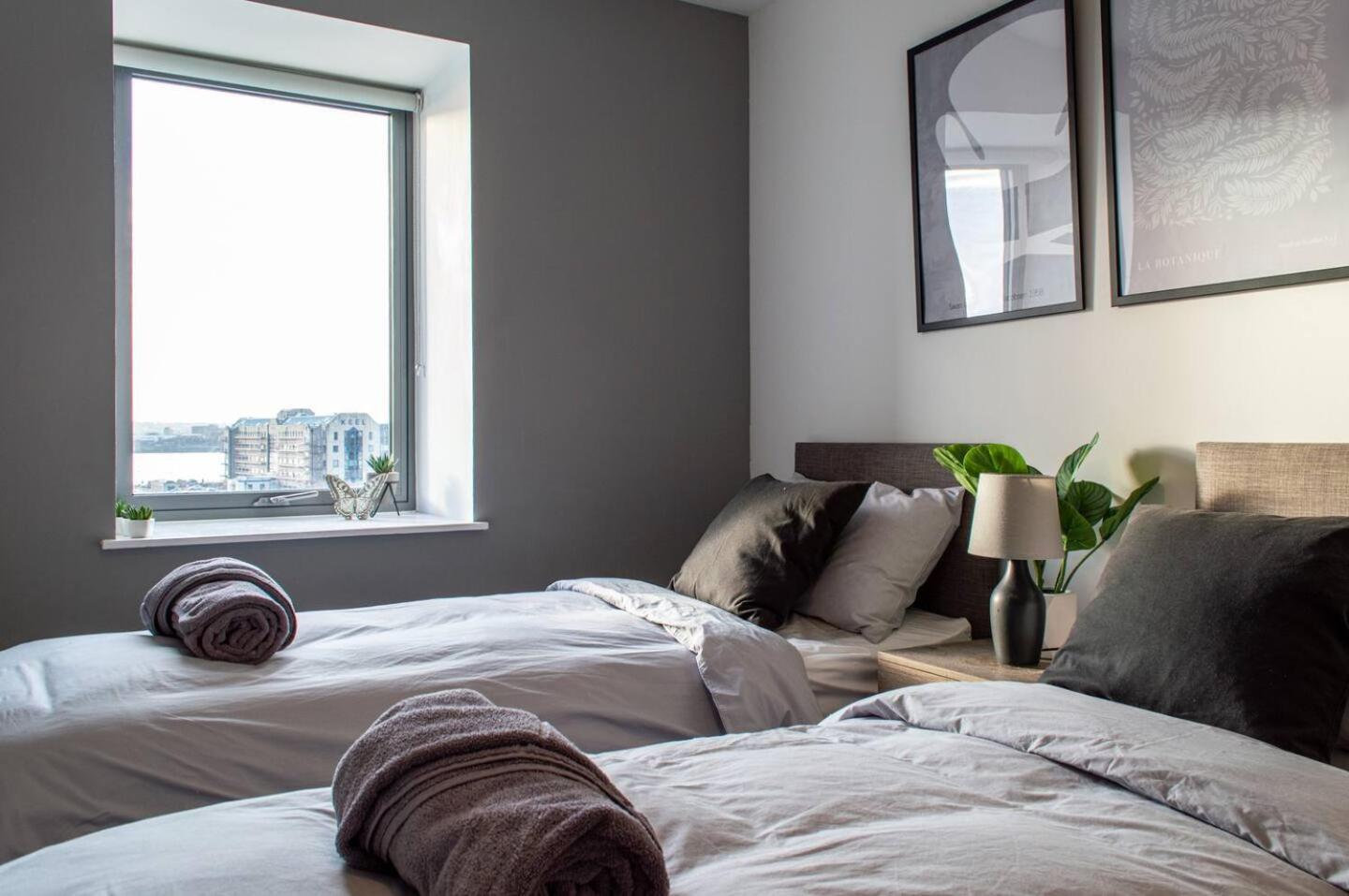 Stunning Mersey View Flat W Parking In *